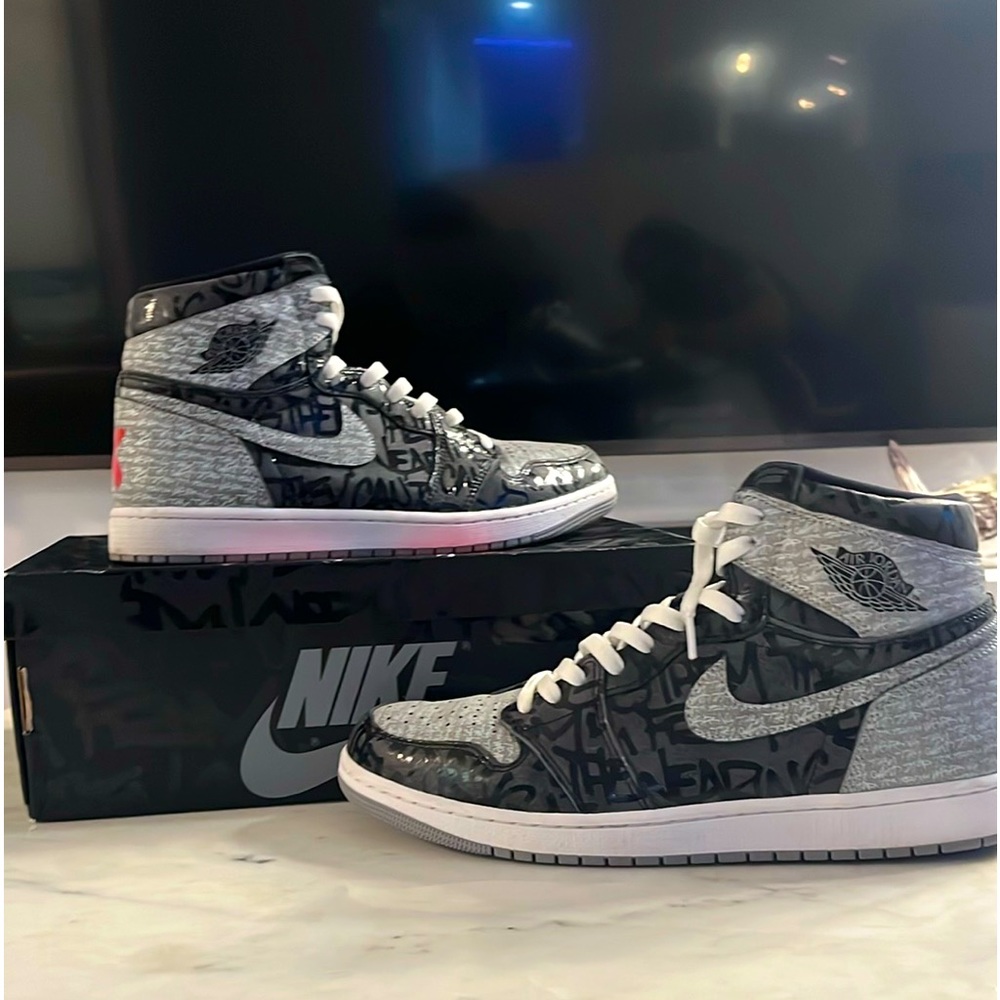 Air Jordan 1 Retro High OG  size 12 1/2 good condition. 555088 036